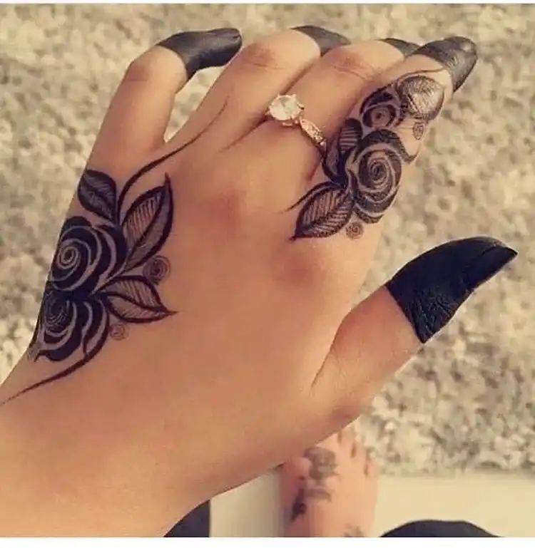 Finger Mehndi Design
