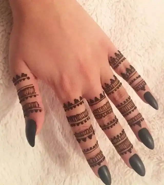 Finger Mehndi Design