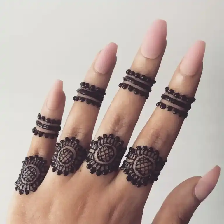 Finger Mehndi Design