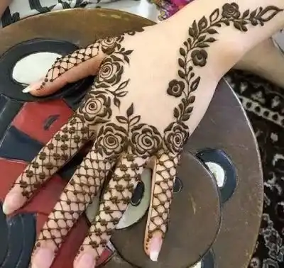 Finger Mehndi Design