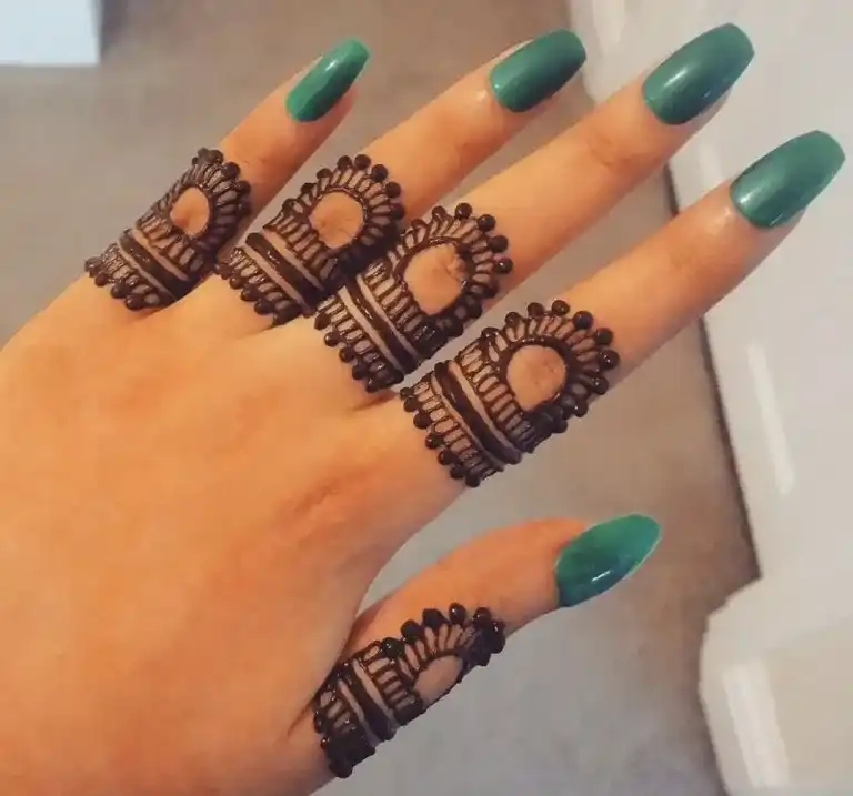 Finger Mehndi Design