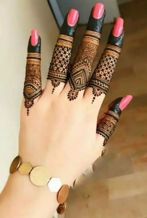 Finger Mehndi Design