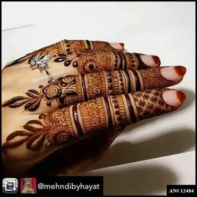 Finger Mehndi Design