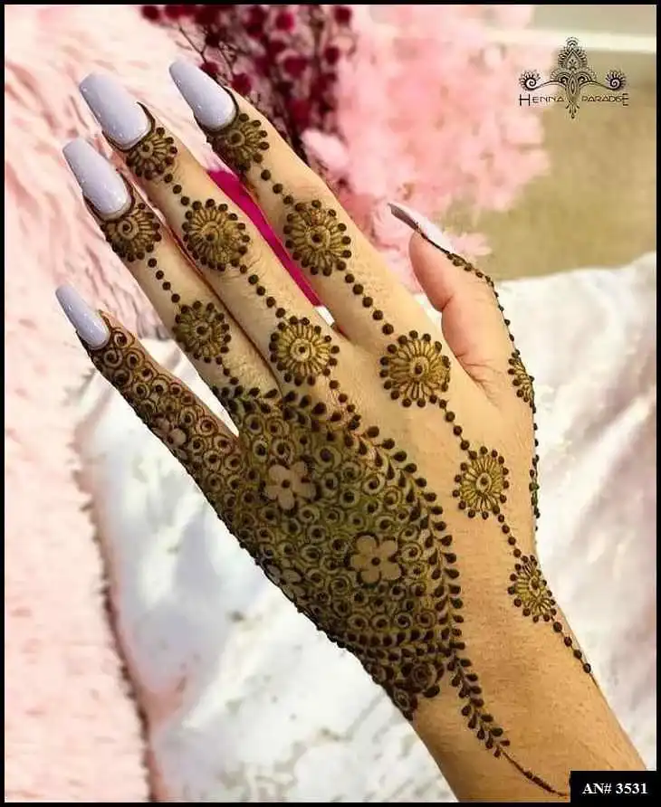 Girls Mehndi Design