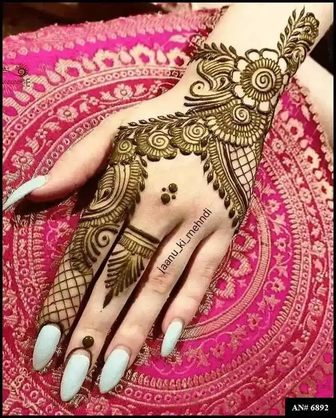Girls Mehndi Design