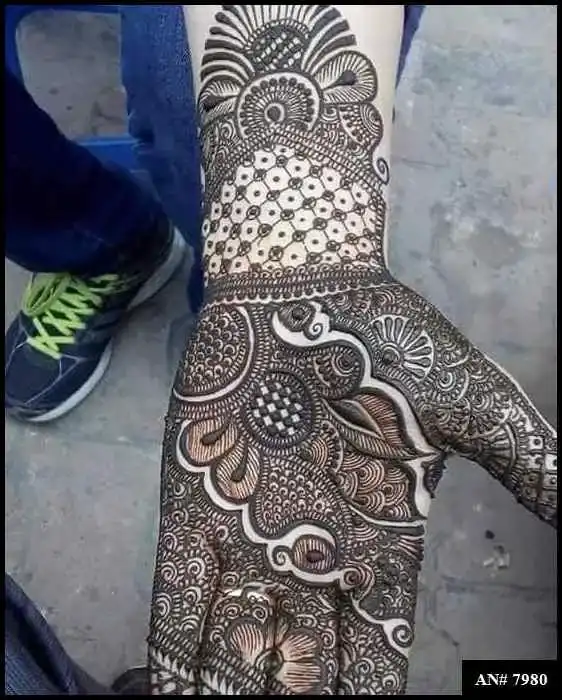 Girls Mehndi Design