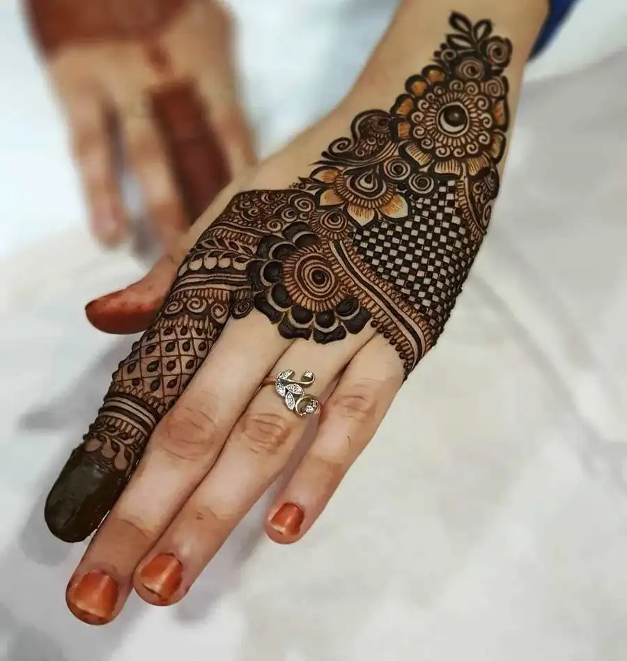 Pakistani Mehndi Design