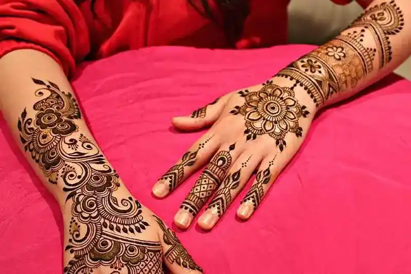 Khafif Mehndi Design