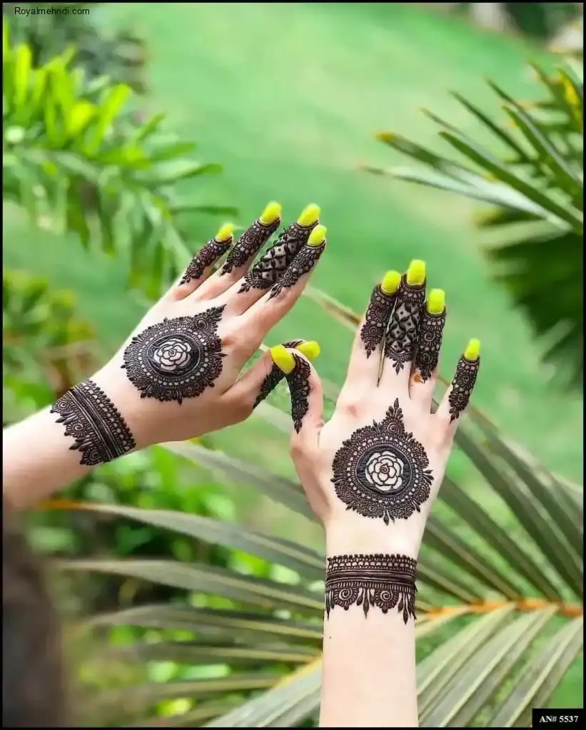 Khafif Mehndi Design